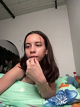 Snapshot of Nicole_Cute04 chatting on June 12, 2026, 4:32 am Nicole Cute04 online show from June 12, 2026, 4:32 am
