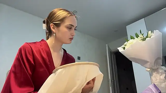 Angela Rosssee online show from March 8, 2026, 3:37 pm