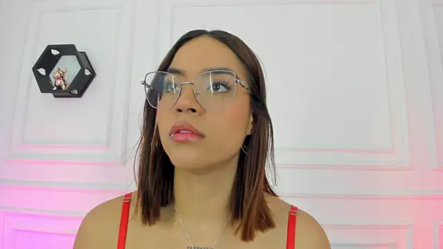 Im Scarlett  online show from July 7, 2026, 6:44 pm