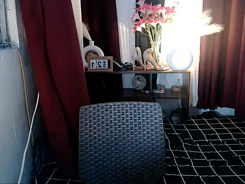 Snapshot of DevilCockMaxine chatting on April 23, 2026, 12:11 pm DevilCockMaxine online show from April 23, 2026, 12:11 pm