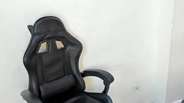 CristineRain online show from April 30, 2026, 6:09 am