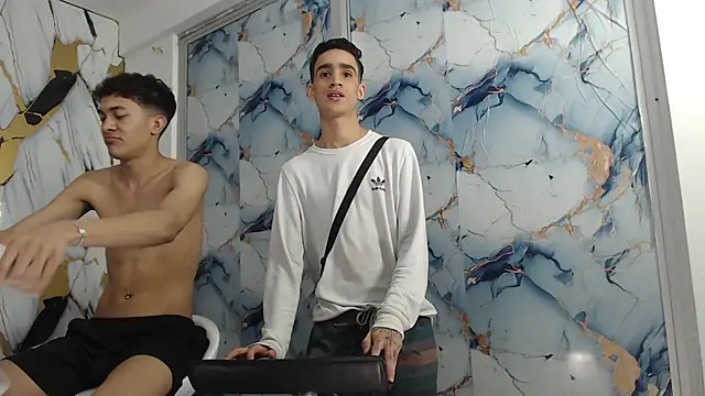 SKYN MAN online show from April 21, 2026, 7:37 am