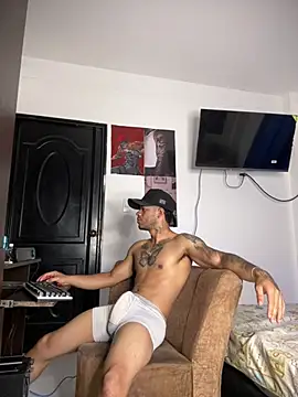 Snapshot of Kenny_romano chatting on April 28, 2026, 1:04 pm Kenny romano online show from April 28, 2026, 1:04 pm