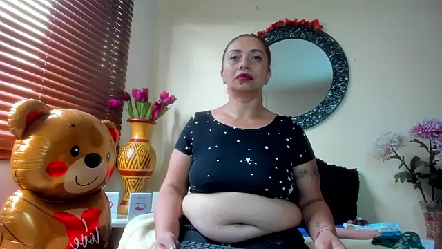 Maye Milf  online show from March 26, 2026, 12:47 pm