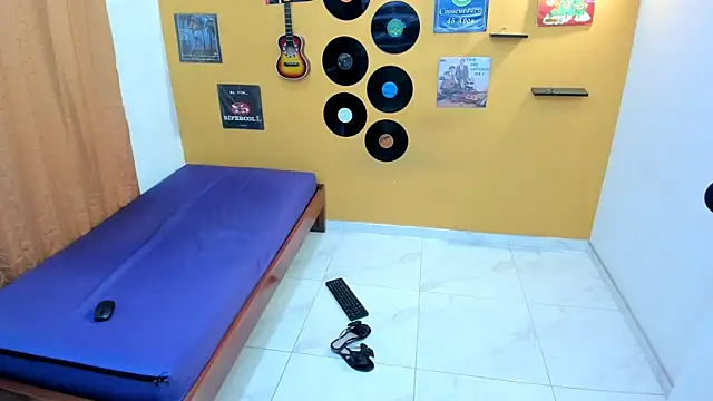 lilithevil32 online show from March 13, 2026, 1:43 am