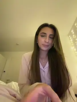 Snapshot of CuteJuliaa chatting on March 9, 2026, 8:12 pm CuteJuliaa online show from March 9, 2026, 8:12 pm