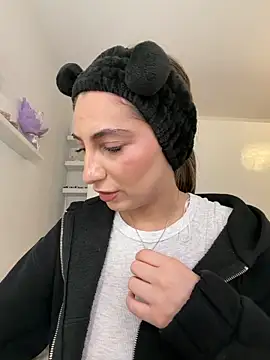 Snapshot of CuteJuliaa chatting on March 20, 2026, 11:17 pm CuteJuliaa online show from March 20, 2026, 11:17 pm