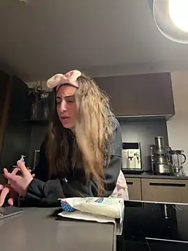 Snapshot of CuteJuliaa chatting on March 13, 2026, 6:46 pm CuteJuliaa online show from March 13, 2026, 6:46 pm