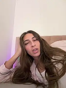 Snapshot of CuteJuliaa chatting on March 16, 2026, 8:33 pm CuteJuliaa online show from March 16, 2026, 8:33 pm