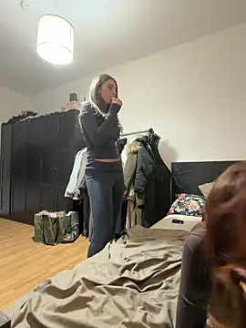 Snapshot of CuteJuliaa chatting on March 17, 2026, 6:11 pm CuteJuliaa online show from March 17, 2026, 6:11 pm