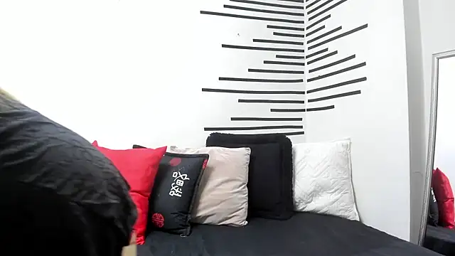 KahiaSmith online show from March 25, 2026, 12:48 pm