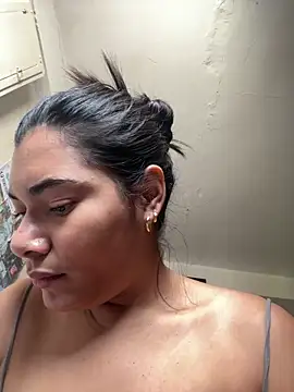 Sweetroseof online show from March 31, 2026, 4:42 pm