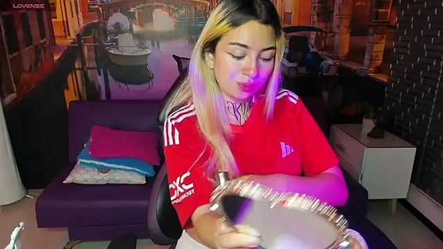 Tamaraa velez online show from March 15, 2026, 1:18 pm