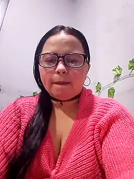 Snapshot of violetapeeveet chatting on March 19, 2026, 5:07 am violetapeeveet online show from March 19, 2026, 5:07 am