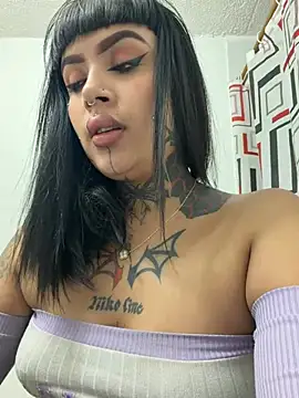 LauriInk1 online show from July 5, 2026, 10:38 pm