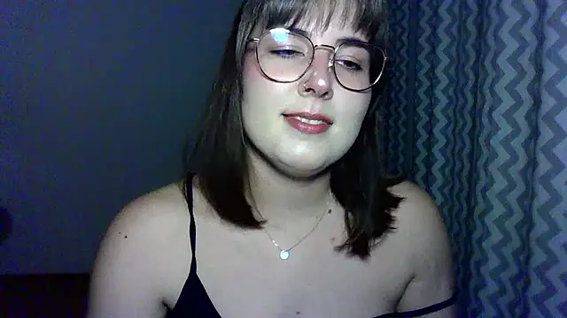 ClaraHard online show from July 9, 2026, 9:03 pm
