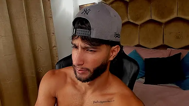 Emmet CollinsJS online show from April 26, 2026, 5:49 am