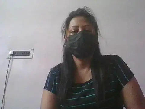 DRAMA  QUEEN online show from March 5, 2026, 5:48 am