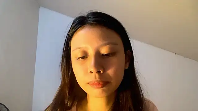 HenrietteRoses online show from March 7, 2026, 3:06 pm