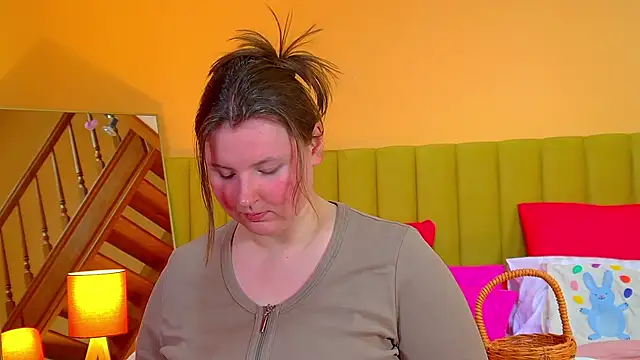 MelodyMoores online show from April 4, 2026, 6:42 am