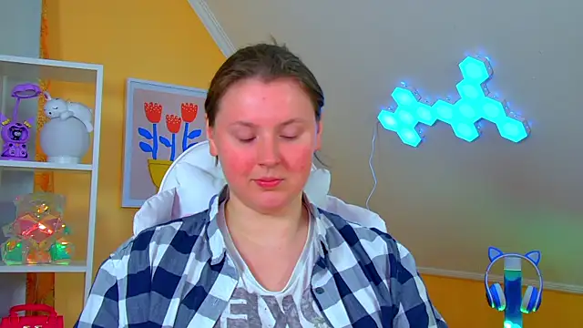 MelodyMoores online show from April 15, 2026, 6:30 am