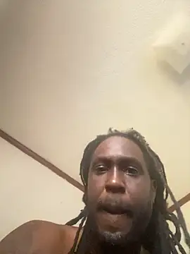 Snapshot of Kings0318 chatting on April 1, 2026, 8:28 pm Kings0318 online show from April 1, 2026, 8:28 pm