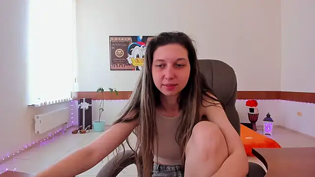 Ellina Star online show from April 18, 2026, 8:16 am