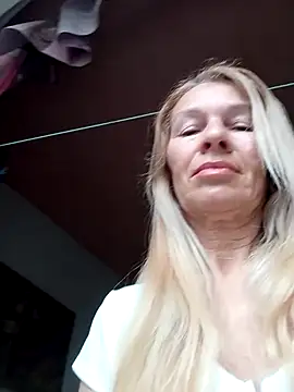 ViktoriaSexi1 online show from April 4, 2026, 5:03 am