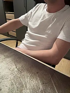 Nira16 online show from March 14, 2026, 7:53 pm