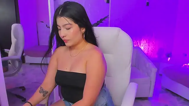 Snapshot of HannaLee333 chatting on March 17, 2026, 2:36 am HannaLee333 online show from March 17, 2026, 2:36 am