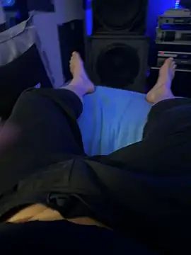 Snapshot of MatthewEmme2121 chatting on March 22, 2026, 2:40 pm MatthewEmme2121 online show from March 22, 2026, 2:40 pm