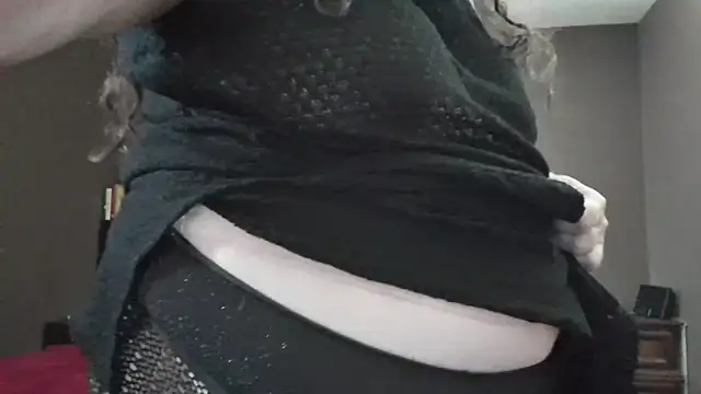 HighnessNikki online show from March 17, 2026, 8:34 pm