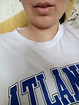 Emi hot1 online show from March 6, 2026, 9:48 am