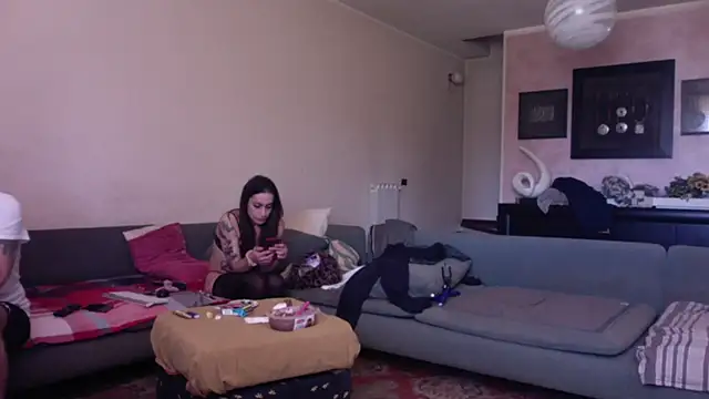 chiara-mario online show from May 9, 2026, 8:18 am