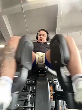 OliverTabordaa online show from April 21, 2026, 7:20 pm