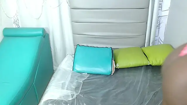 cruzsofiars707 online show from April 7, 2026, 11:56 am