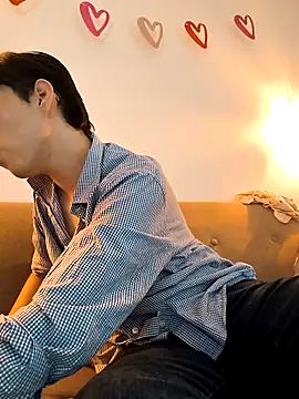 Lucca  555 online show from March 8, 2026, 6:44 pm