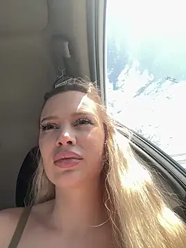 Girl Mia online show from March 11, 2026, 3:55 am