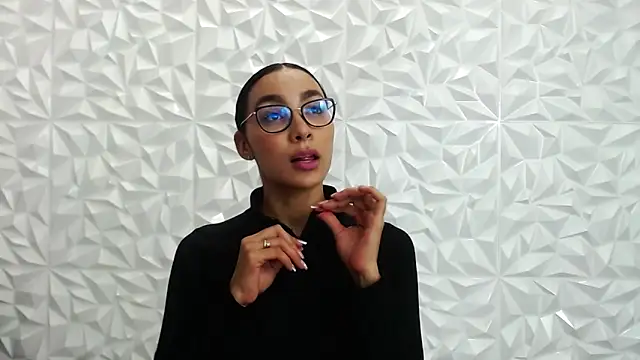 SOPHIA ZC online show from May 1, 2026, 7:30 pm