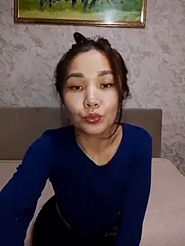 HollyXMolly online show from March 17, 2026, 6:44 pm