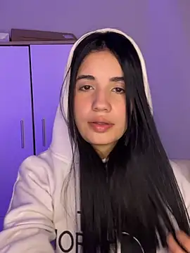 Snapshot of Lucy_engel chatting on May 20, 2026, 2:08 am Lucy engel online show from May 20, 2026, 2:08 am