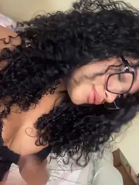 valentinita online show from March 26, 2026, 2:21 am