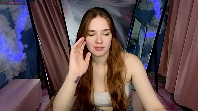 TiffanyVex online show from March 8, 2026, 12:30 pm