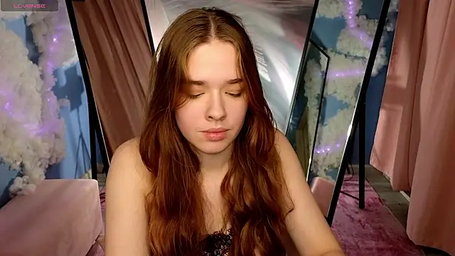 TiffanyVex online show from March 5, 2026, 3:41 pm