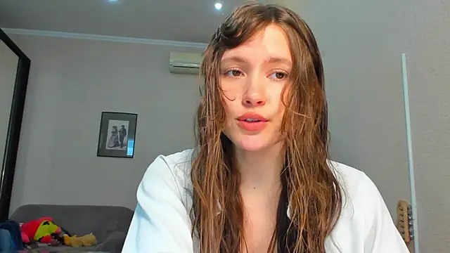 Snapshot of MaryannSofts chatting on May 26, 2026, 11:08 am MaryannSofts online show from May 26, 2026, 11:08 am