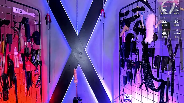 Cinthia Iris BDSM online show from June 23, 2026, 3:37 am