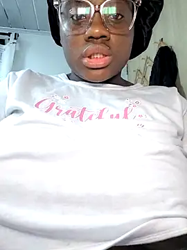 YourLiaa  online show from April 26, 2026, 7:05 am