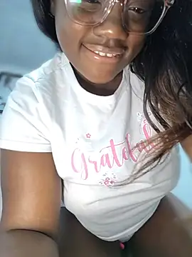 YourLiaa  online show from April 29, 2026, 4:16 am