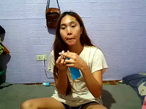 Snapshot of aina2003 chatting on June 3, 2026, 4:35 am aina2003 online show from June 3, 2026, 4:35 am