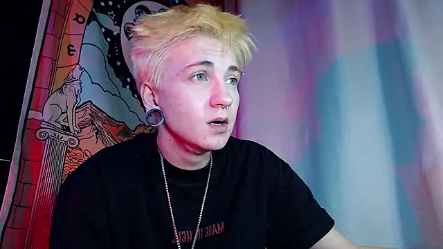 ray-taylorrr online show from March 16, 2026, 2:43 pm